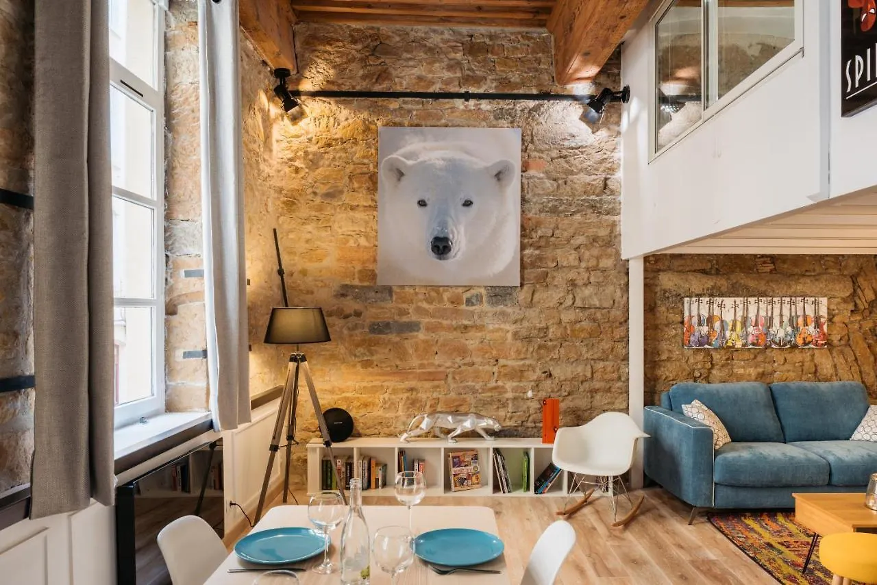 Dify Bear & Co - Hotel De Ville Lyon