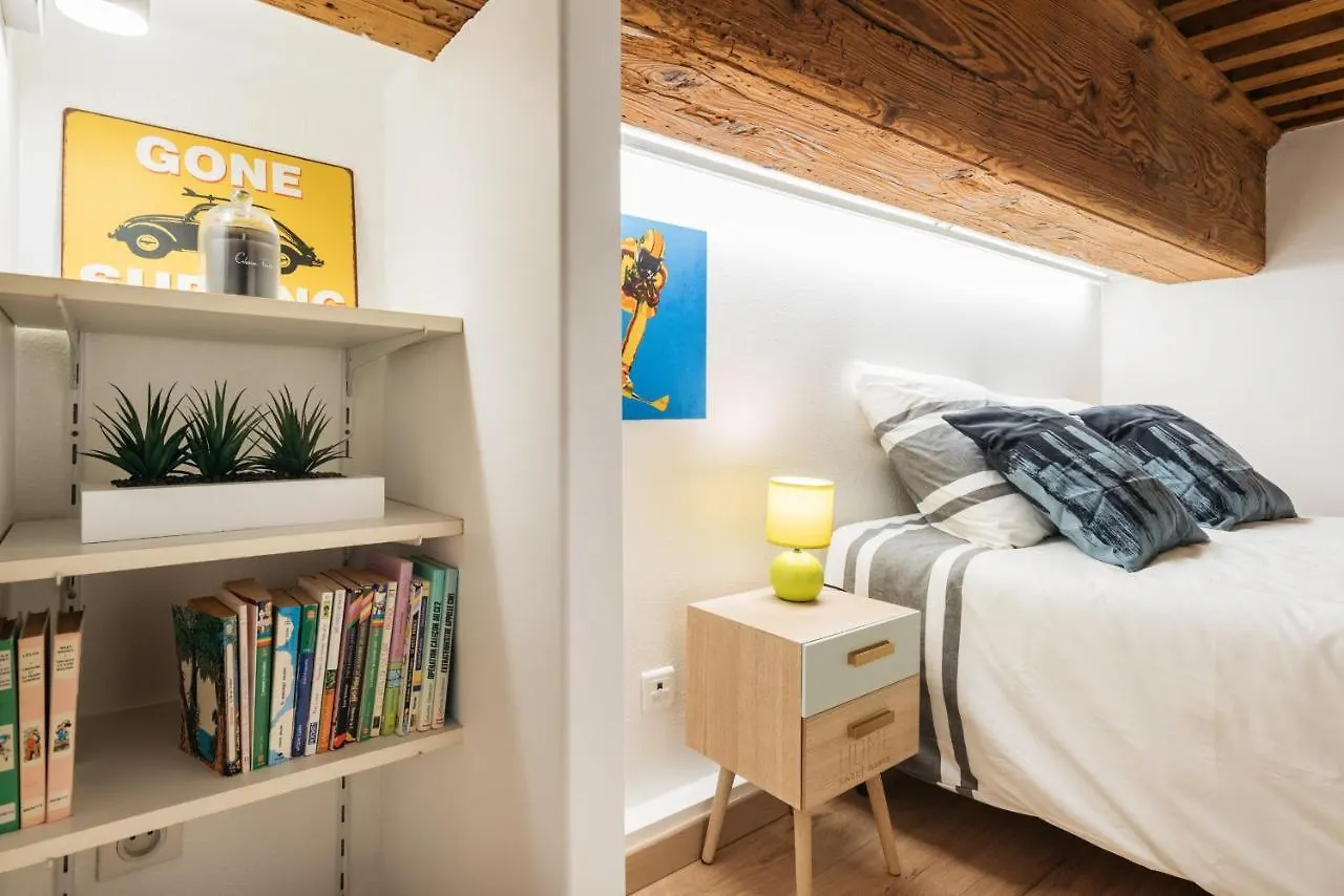 Dify Bear & Co - Hotel De Ville Lyon Daire